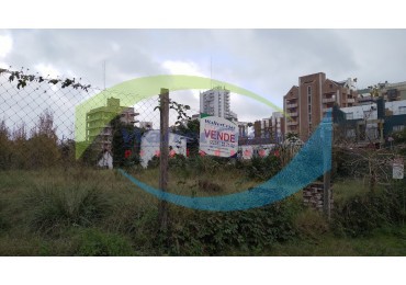 INMEJORABLE LOTE MULTIFAMILIAR COMERCIAL EN EL CORAZON DE PINAMAR